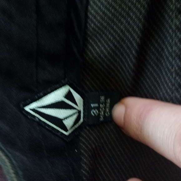 Volcom brown and black shorts. Appear like thin corduroy. Size 31 - Picture 2 of 3